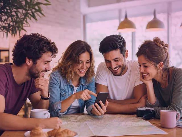 Mesa con amigos en un plan